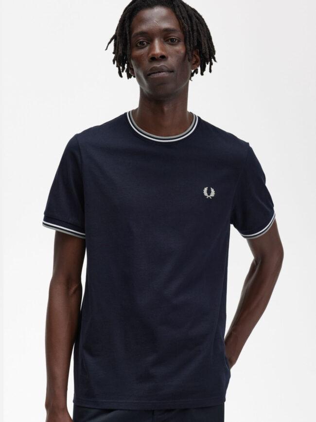 M1588-T-SHIRT-TWIN-TIPPED-FRED-PERRY-BLU-UOMO-3