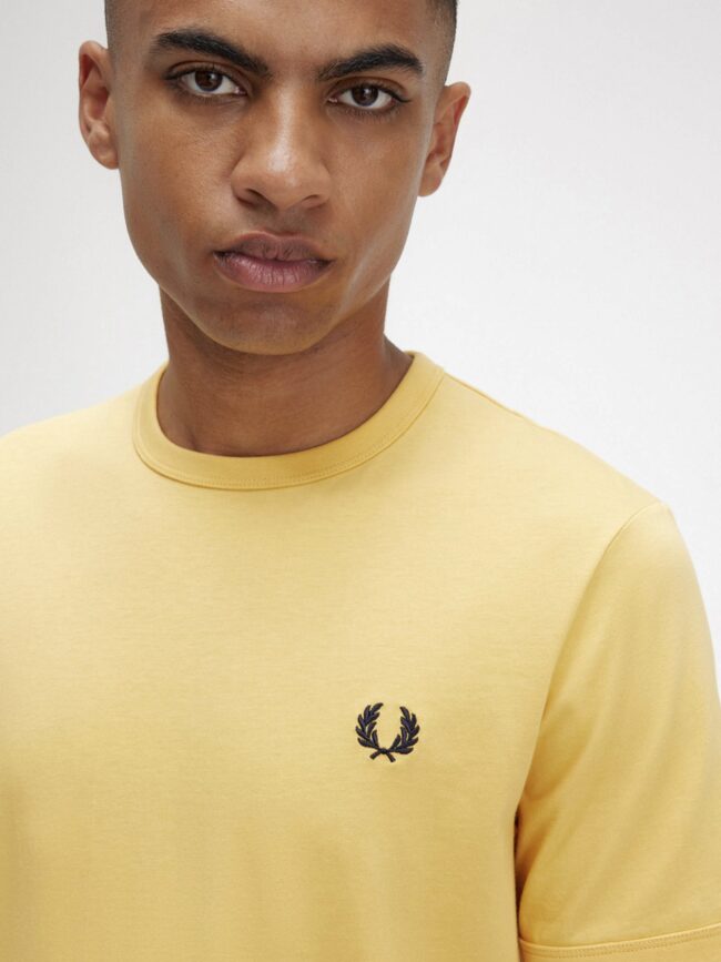 M3519-RINGER-T-SHIRT-FRED-PERRY-GIALLA-UOMO-3