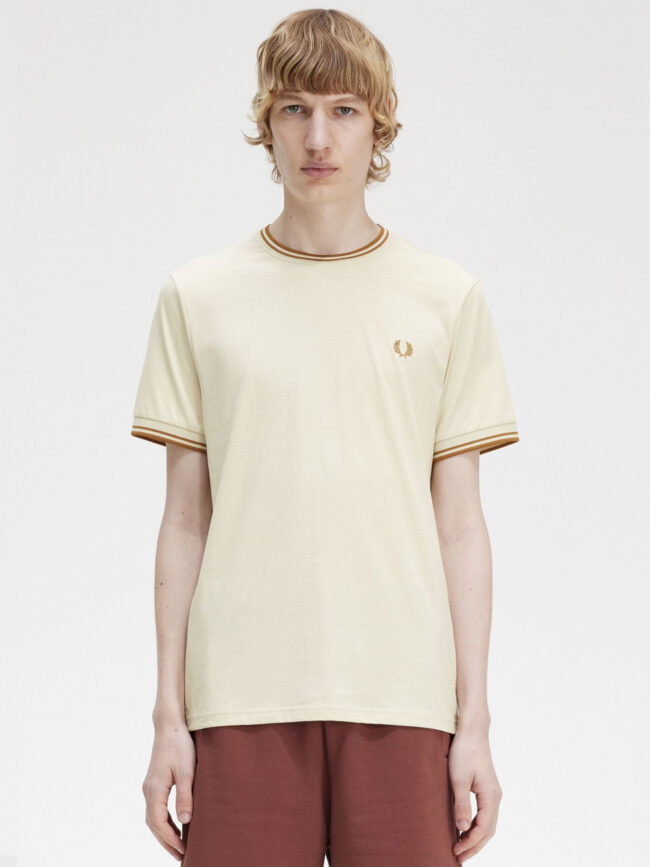 M1588-T-SHIRT-TWIN-TIPPED-BEIGE-FRED-PERRY-UOMO-2